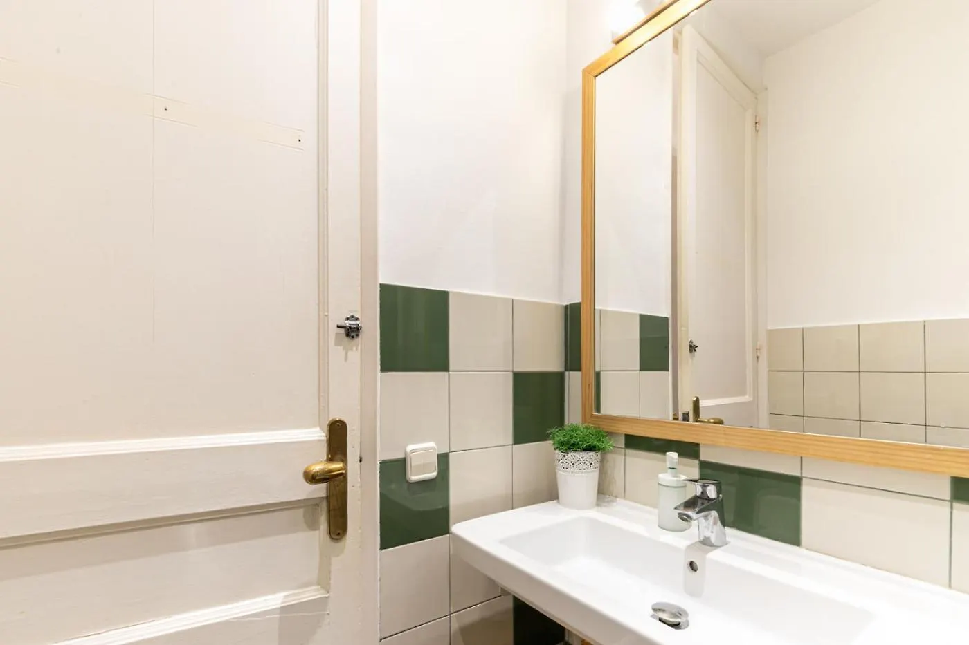 Weflating Sant Antoni Market Apartment Barcelona